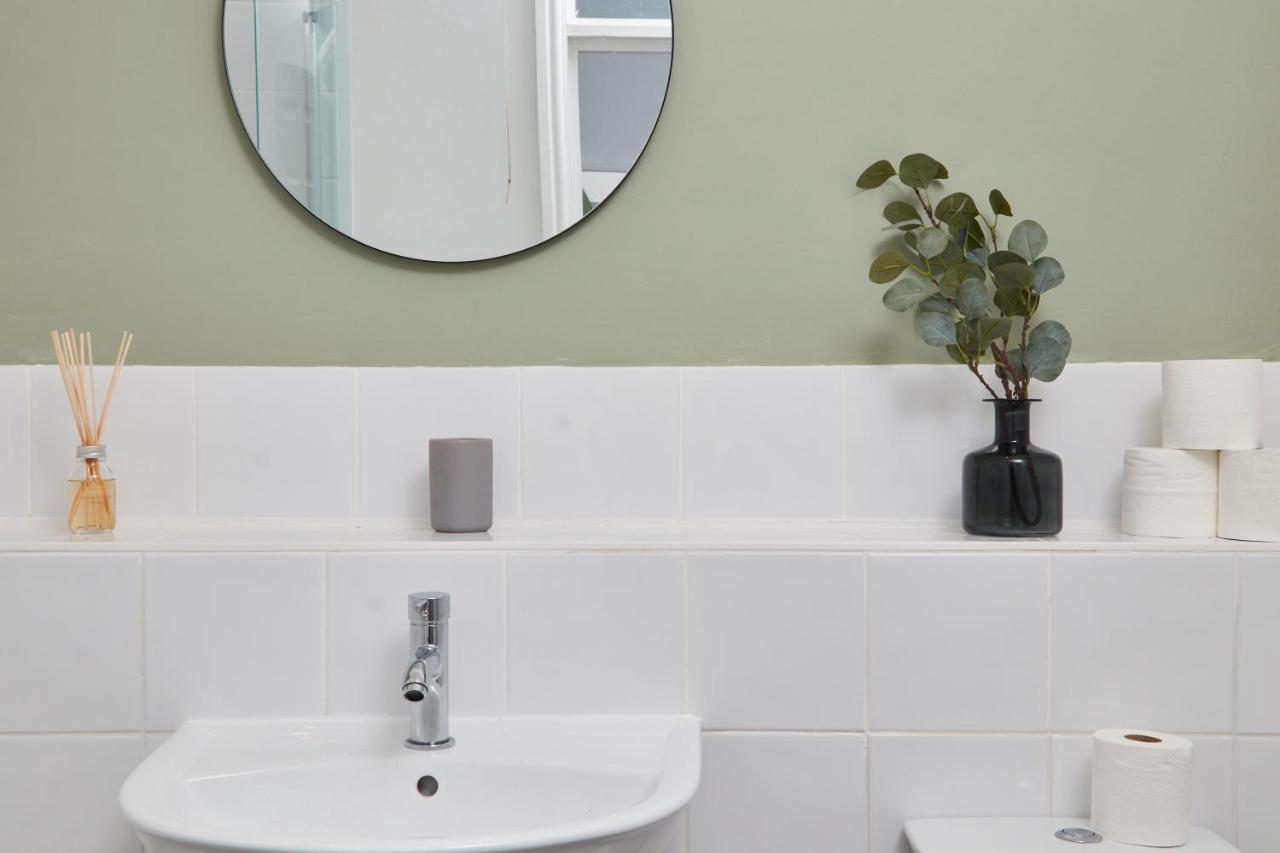 Wonderful Apartment In Bath With Garden - Sleeps 8 المظهر الخارجي الصورة